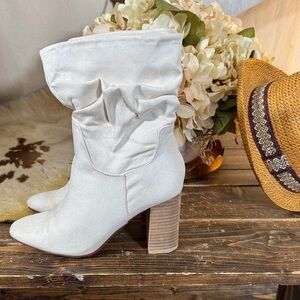 Ccocci Elegant White Slouch Boots Faux Suede